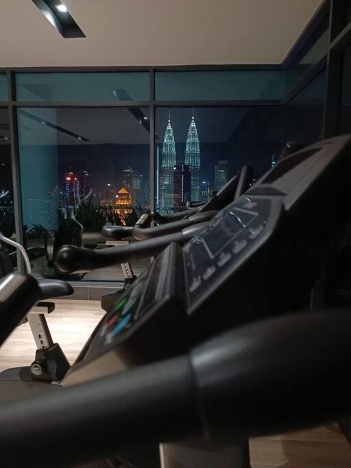 Col 11b Modern Infinity Pool Klcc