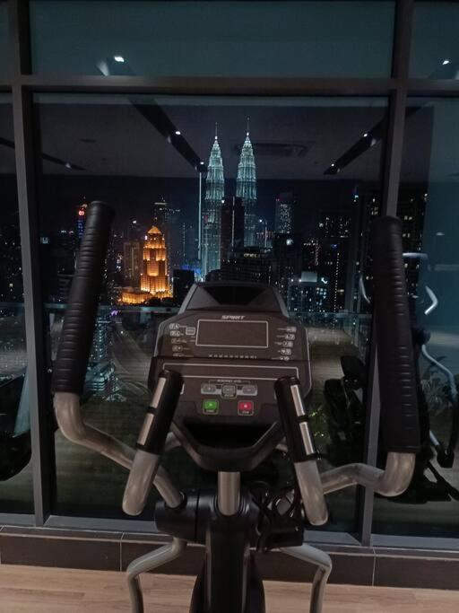 Col 11b Modern Infinity Pool Klcc Pangsapuri Kuala Lumpur